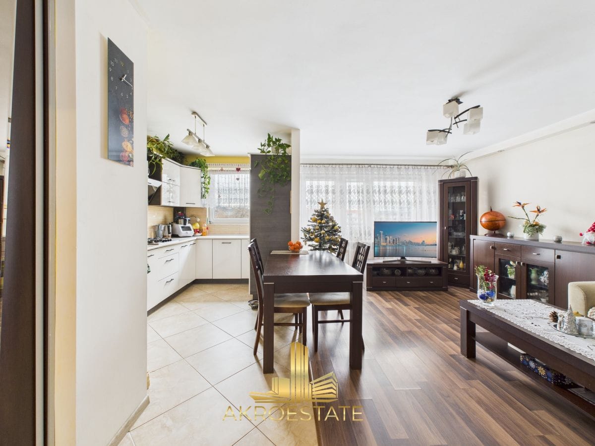 Mieszkanie 4 pokojowe na Sprzedaż