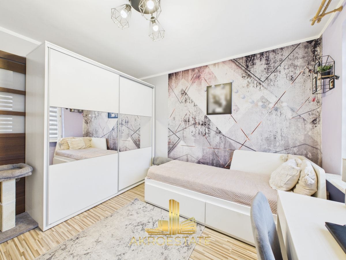 Mieszkanie 4 pokojowe na Sprzedaż