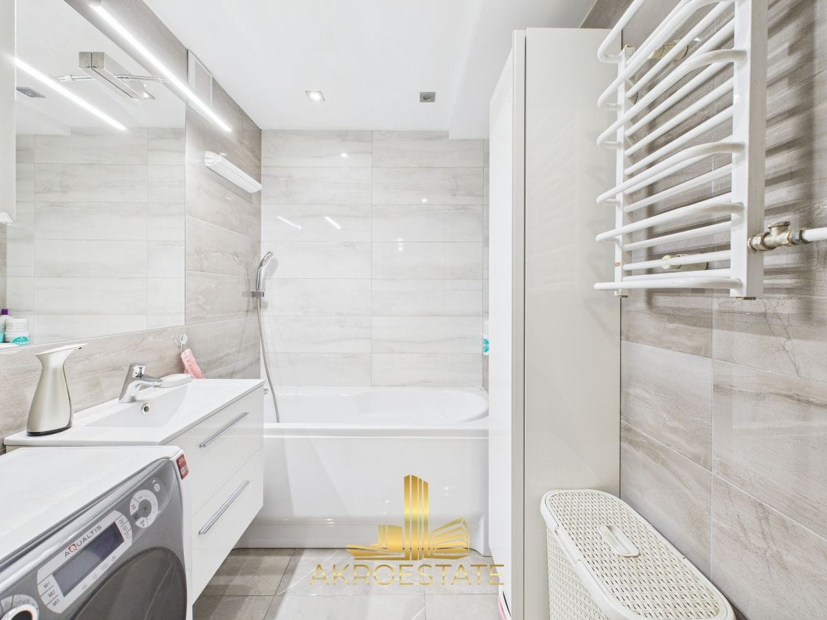 Mieszkanie 4 pokojowe na Sprzedaż