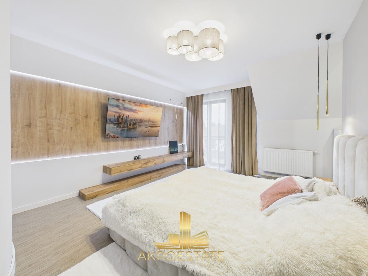 Dom 9 pokojowe na Sprzedaż