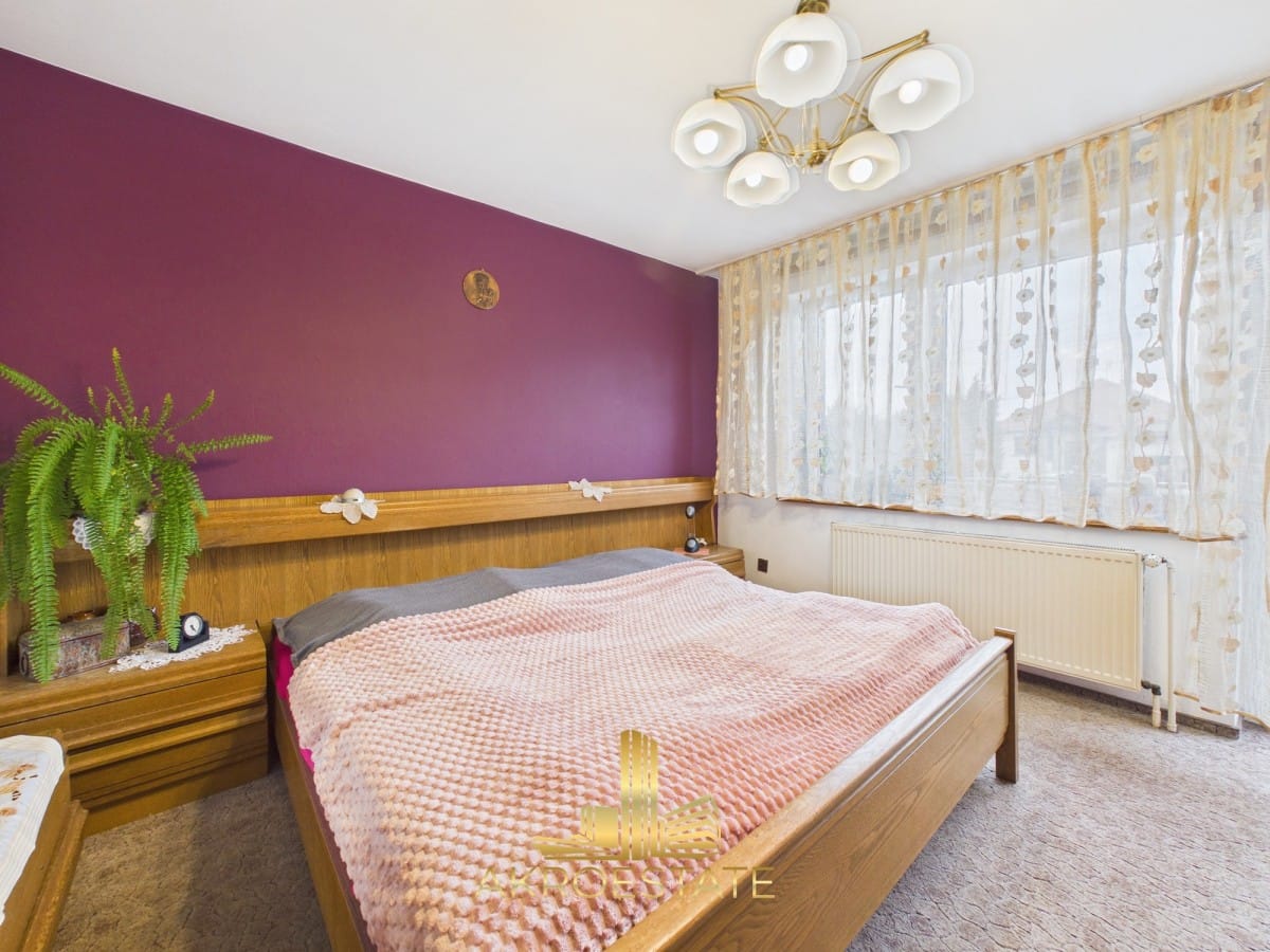 Dom 5 pokojowe na Sprzedaż