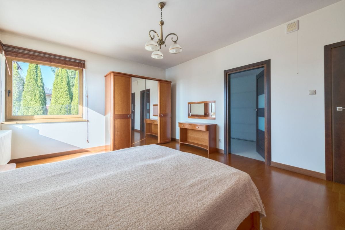 Dom 7 pokojowe na Sprzedaż