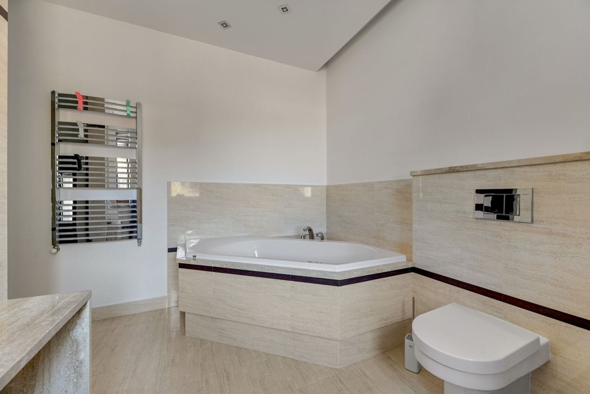 Dom 7 pokojowe na Sprzedaż