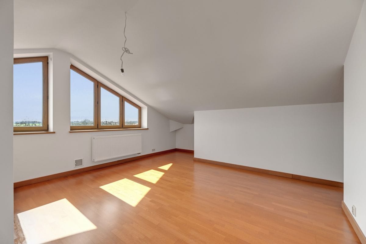 Dom 7 pokojowe na Sprzedaż