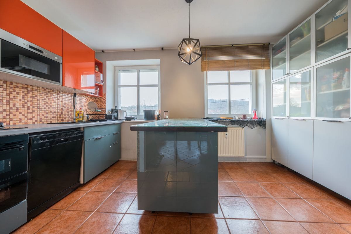 Dom 5 pokojowe na Sprzedaż