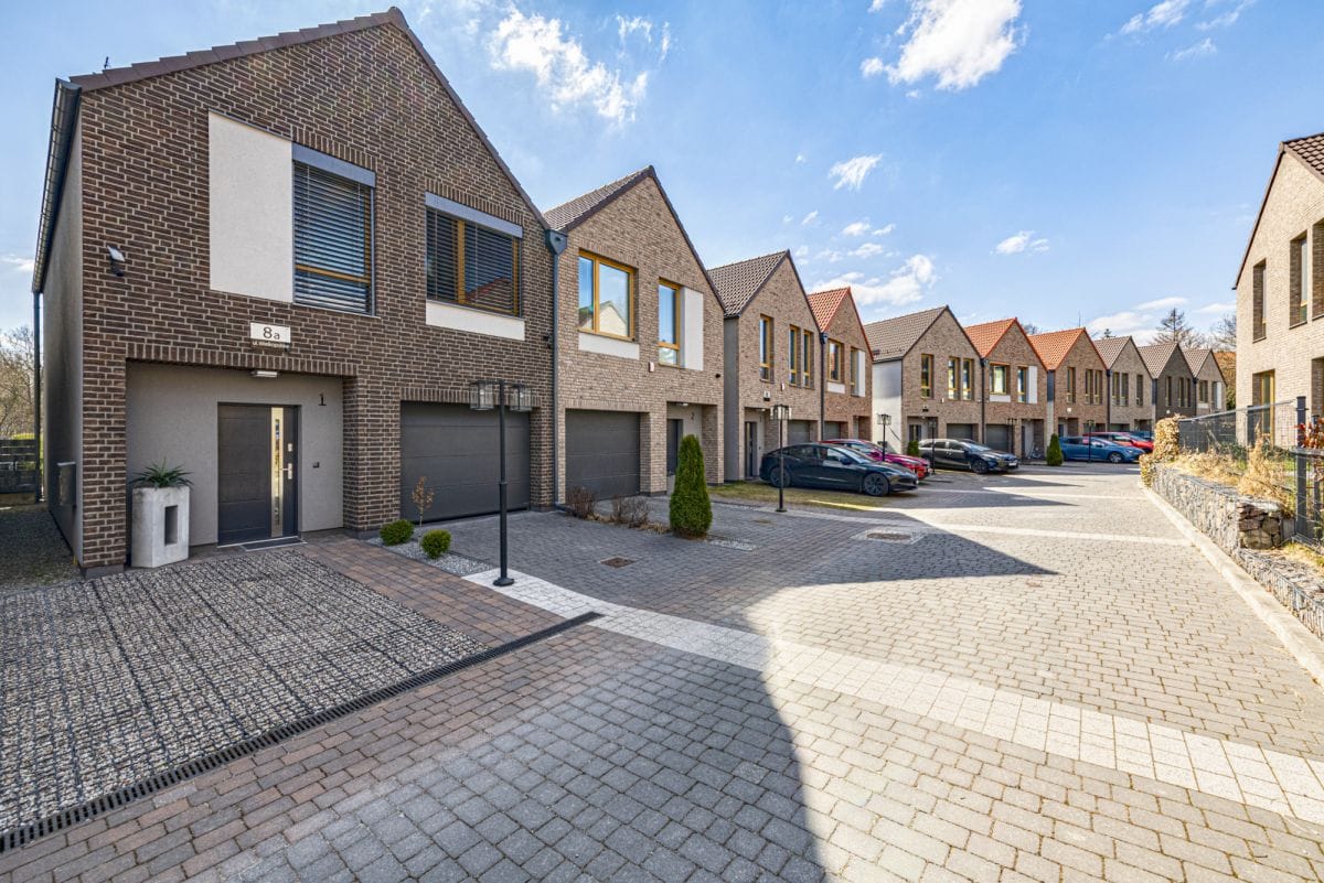 Dom 5 pokojowe na Sprzedaż