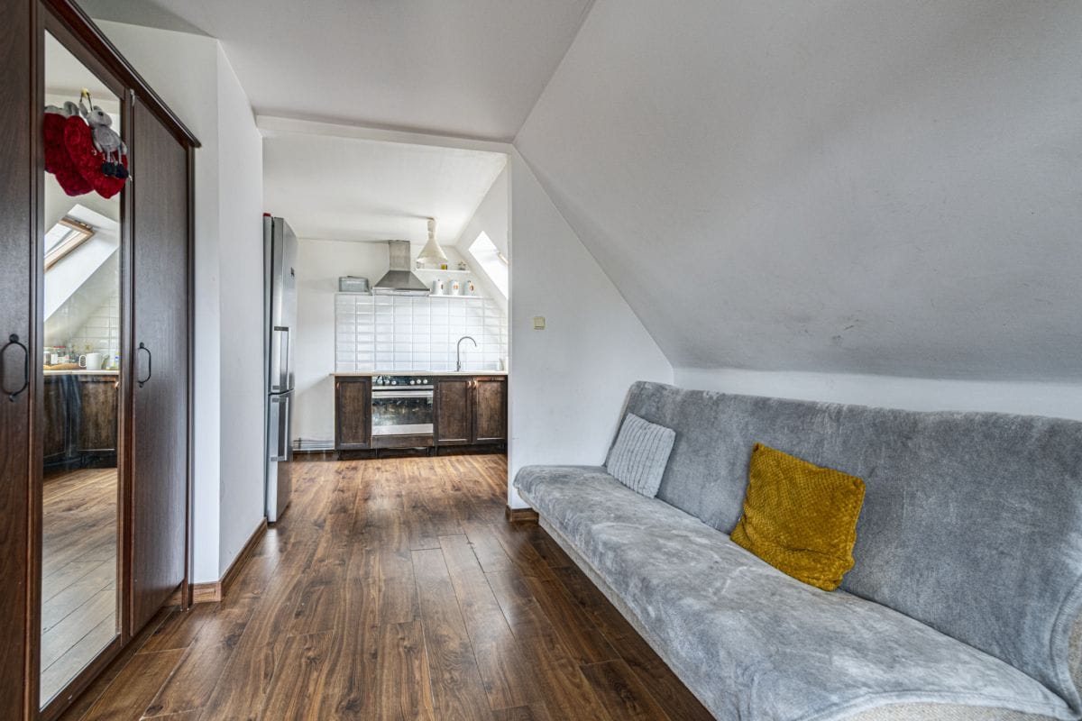 Dom 6 pokojowe na Sprzedaż