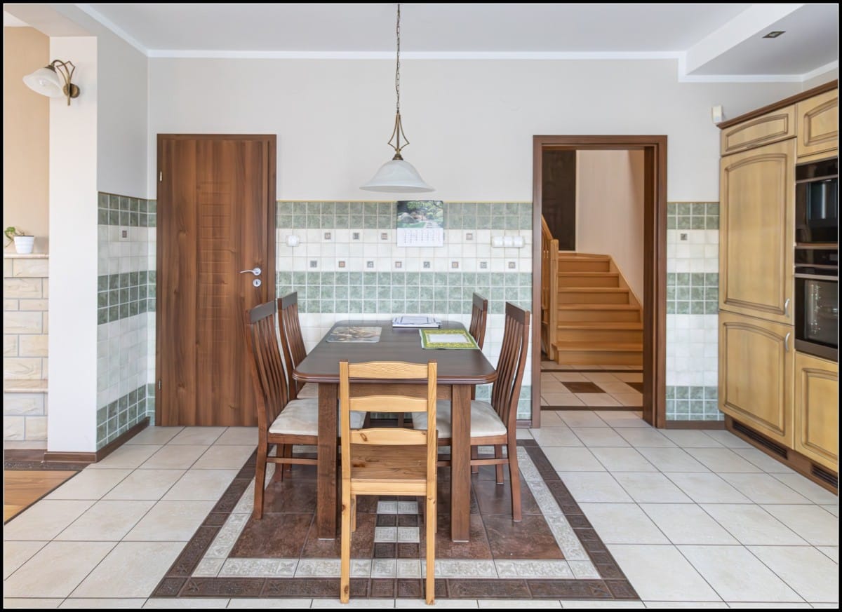 Dom 6 pokojowe na Sprzedaż