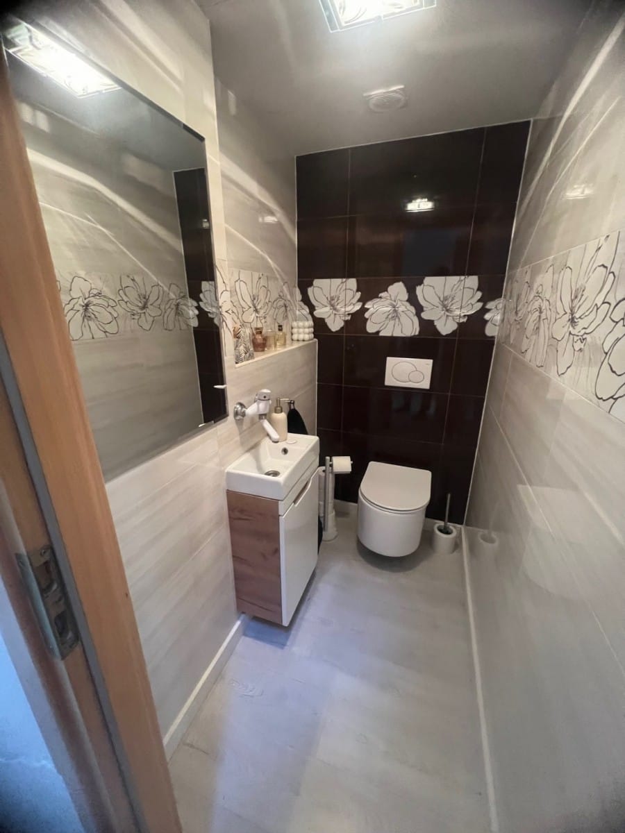 Dom 6 pokojowe na Sprzedaż