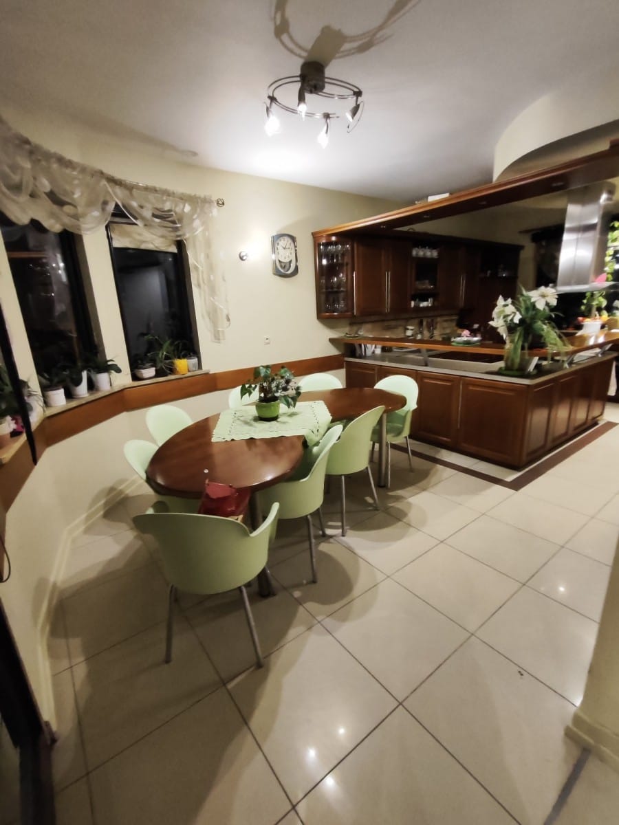 Dom 5 pokojowe na Sprzedaż