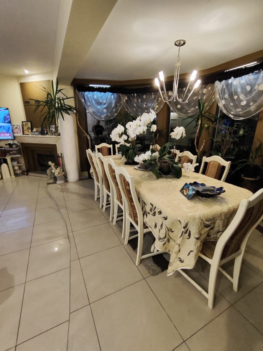 Dom 5 pokojowe na Sprzedaż