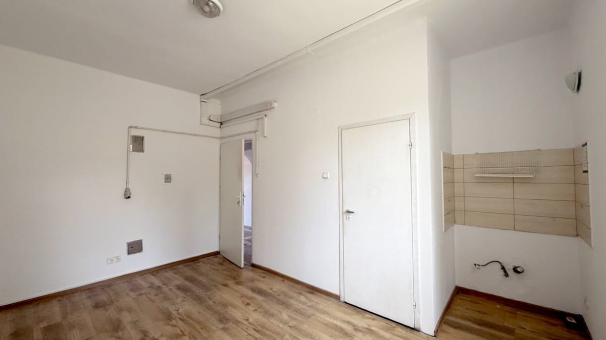 Lokal użytkowy  pokojowe na Sprzedaż