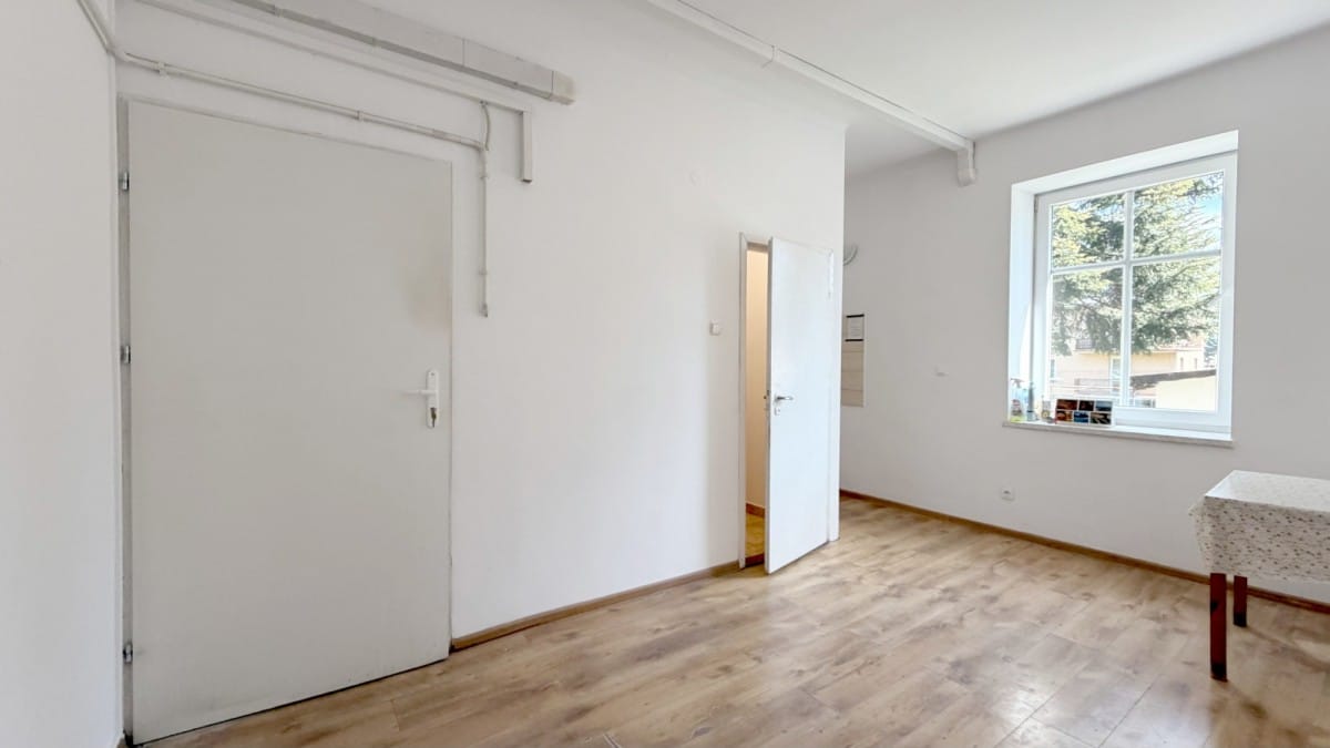 Lokal użytkowy  pokojowe na Sprzedaż