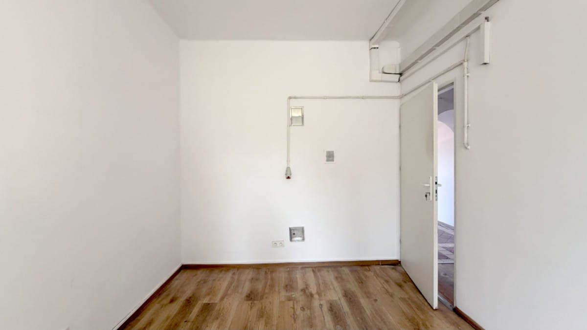 Lokal użytkowy  pokojowe na Sprzedaż