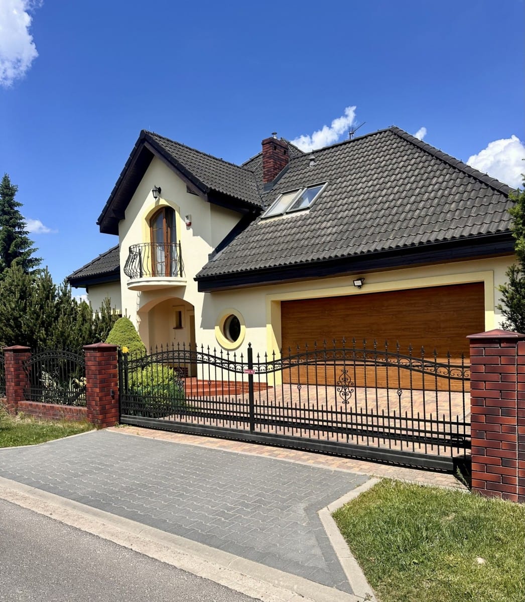 Dom 5 pokojowe na Sprzedaż
