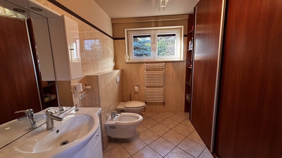 Dom 6 pokojowe na Sprzedaż