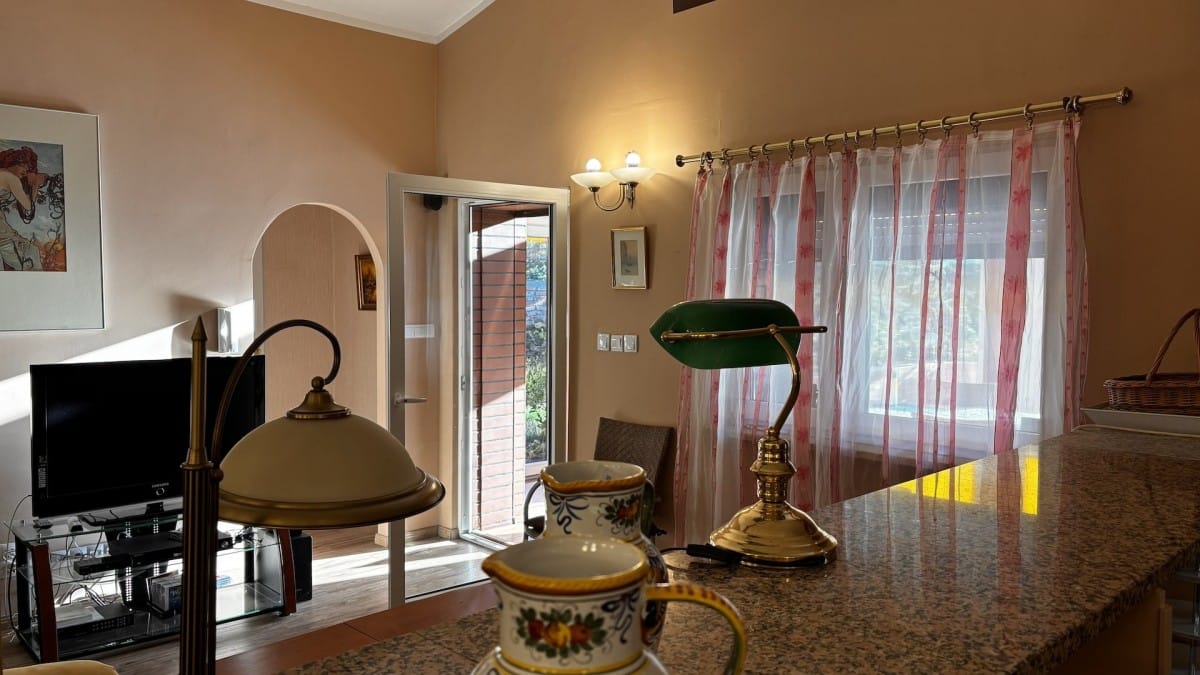 Dom 6 pokojowe na Sprzedaż