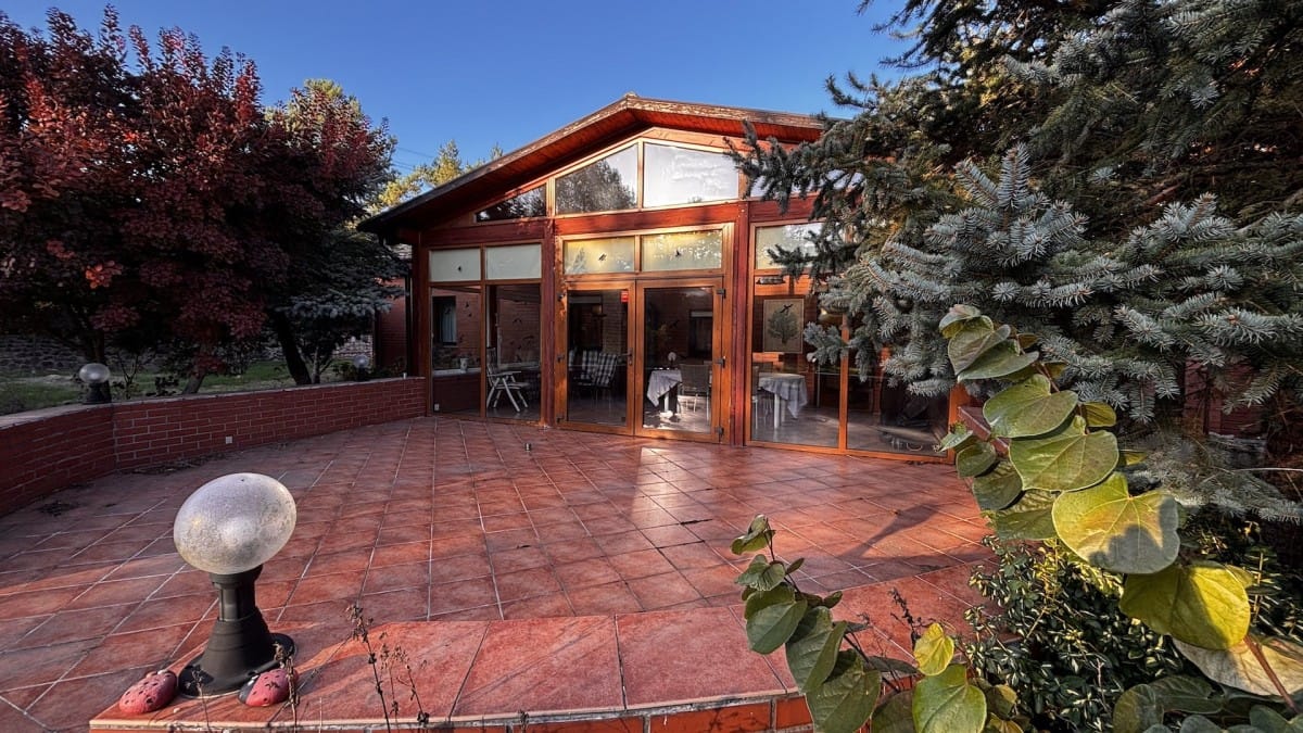 Dom 6 pokojowe na Sprzedaż