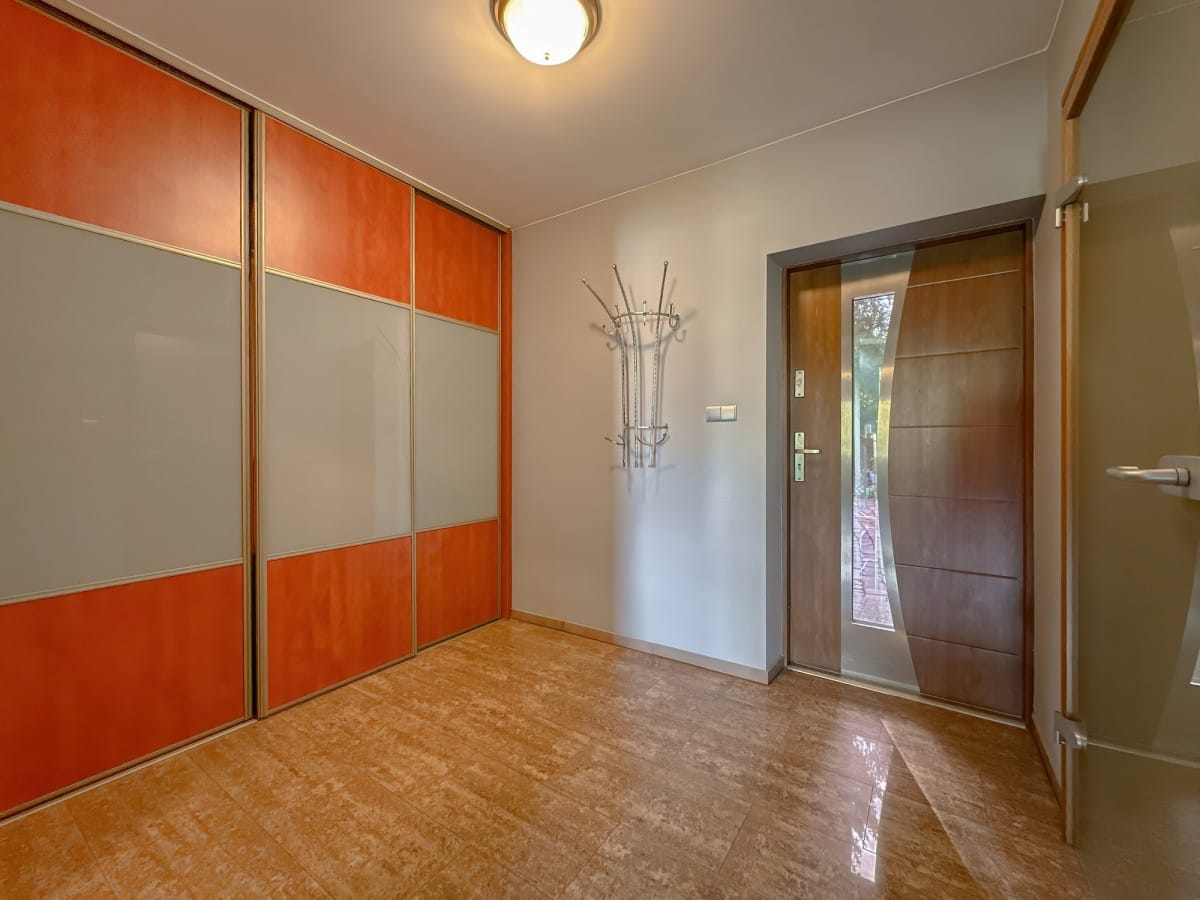 Dom 4 pokojowe na Sprzedaż