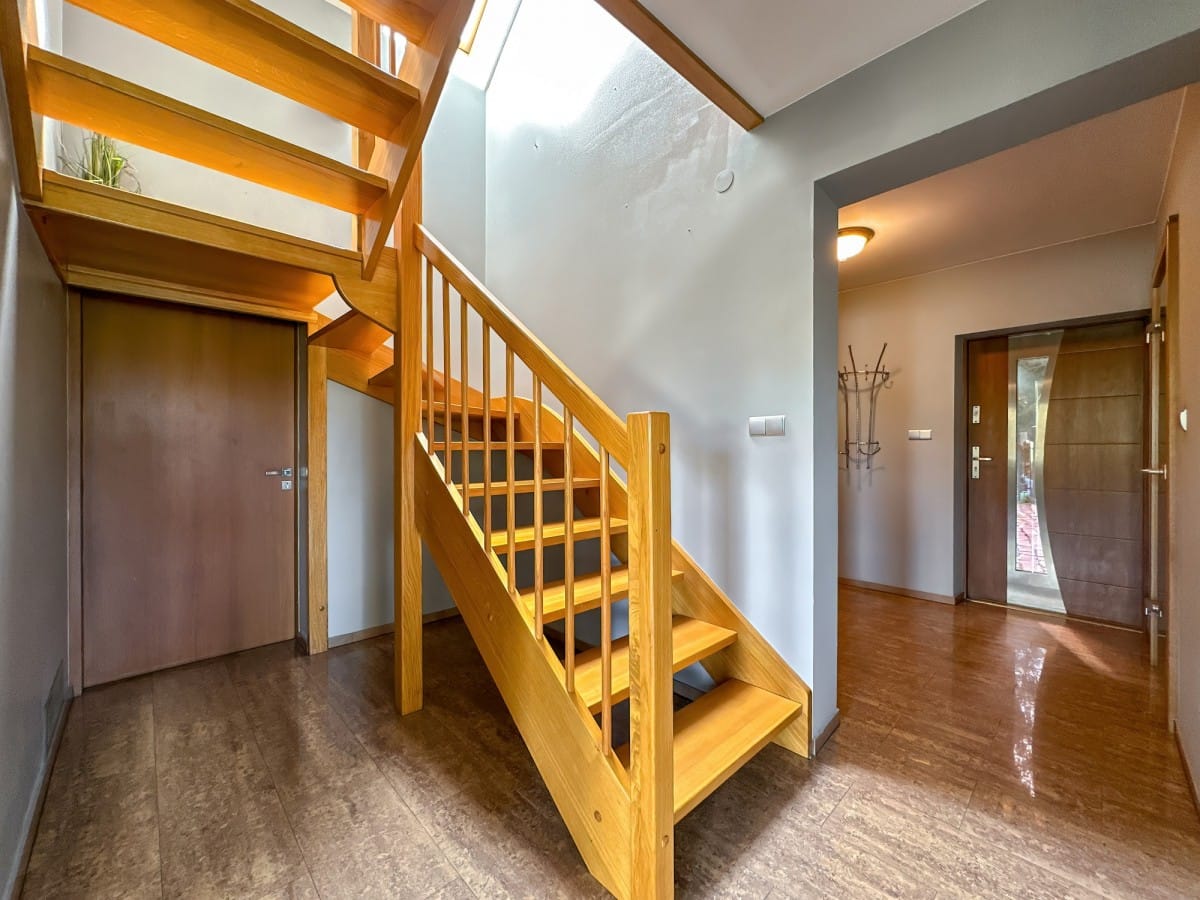 Dom 4 pokojowe na Sprzedaż