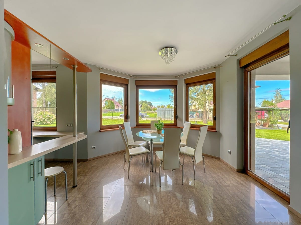 Dom 4 pokojowe na Sprzedaż