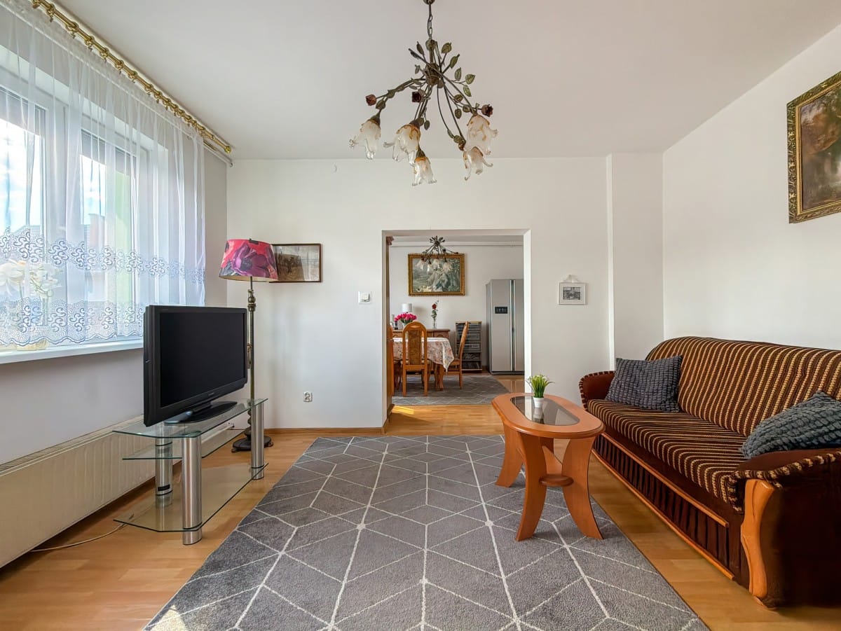 Dom 6 pokojowe na Sprzedaż