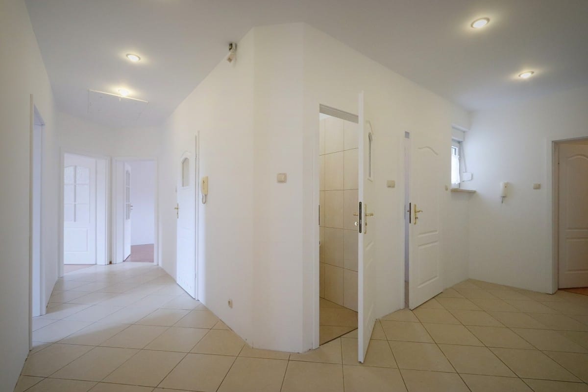 Dom 4 pokojowe na Sprzedaż