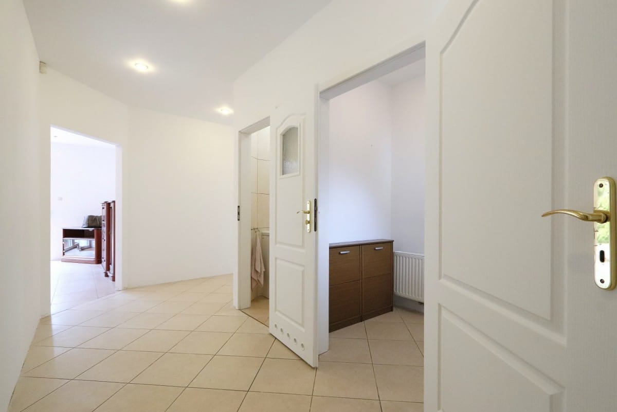 Dom 4 pokojowe na Sprzedaż