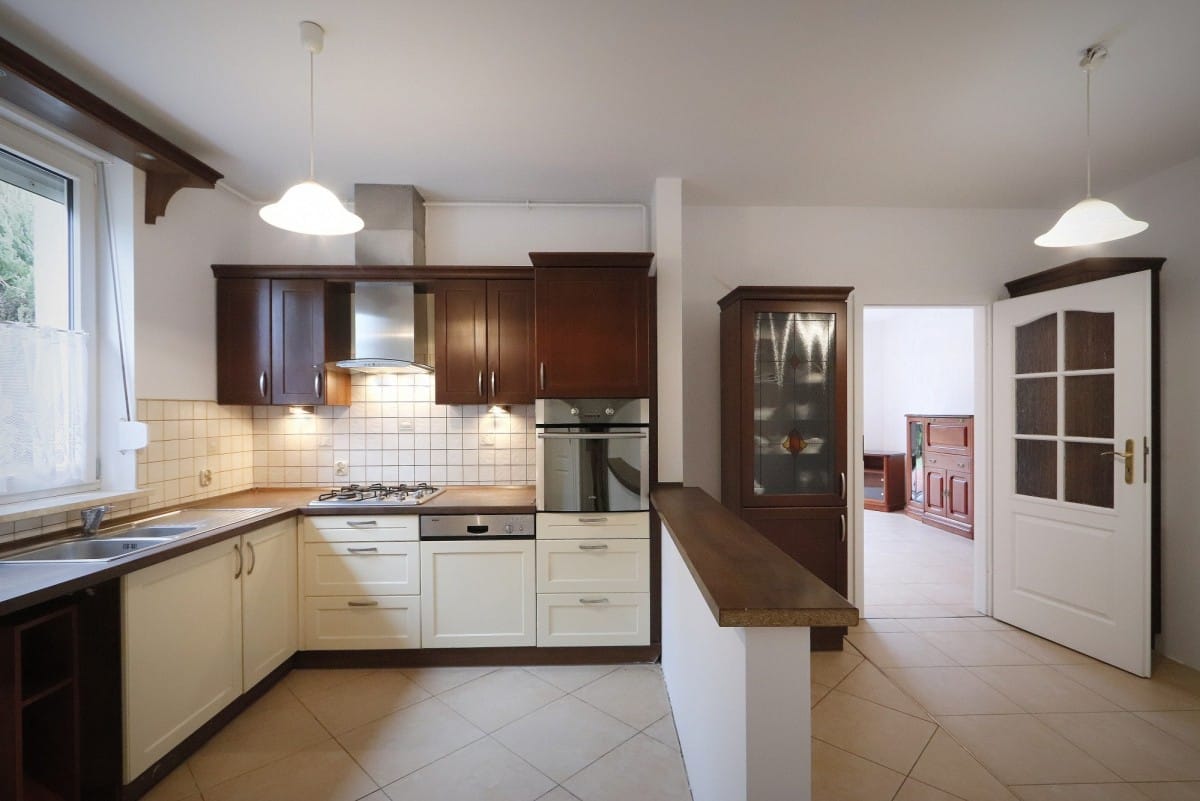 Dom 4 pokojowe na Sprzedaż