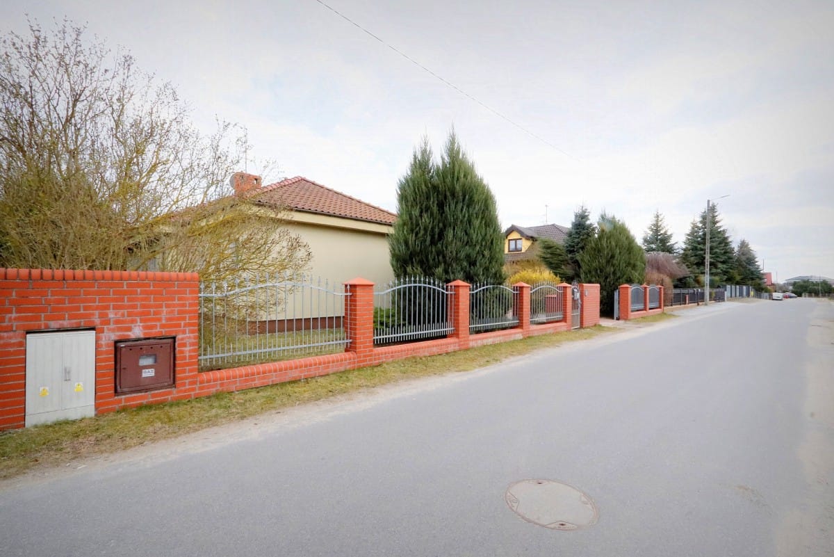 Dom 4 pokojowe na Sprzedaż