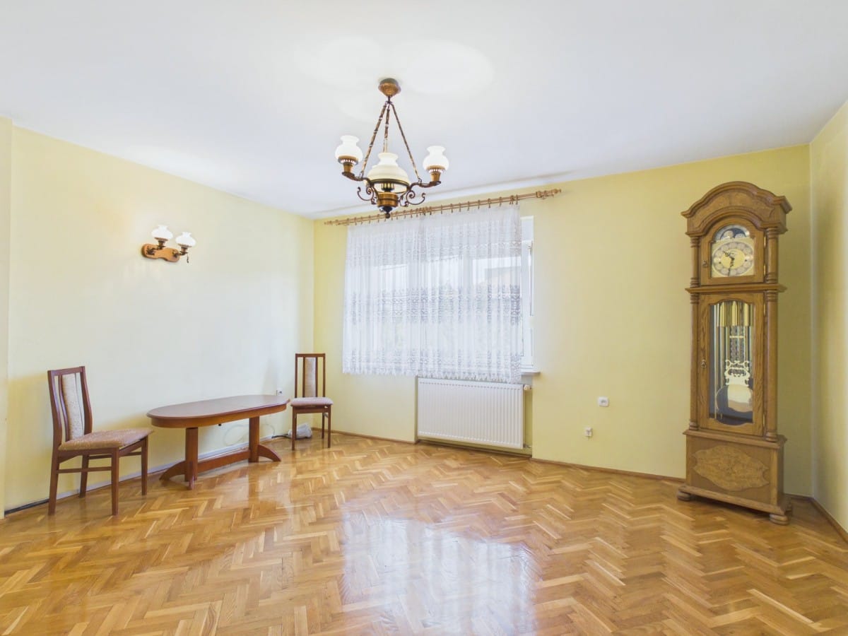 Dom 5 pokojowe na Sprzedaż