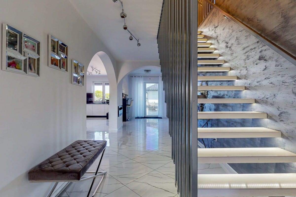 Dom 5 pokojowe na Sprzedaż