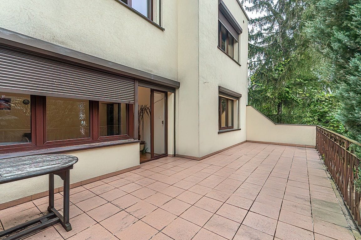 Dom 8 pokojowe na Sprzedaż