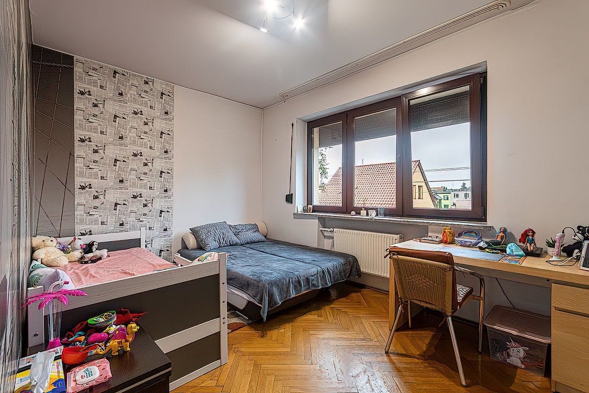 Dom 8 pokojowe na Sprzedaż