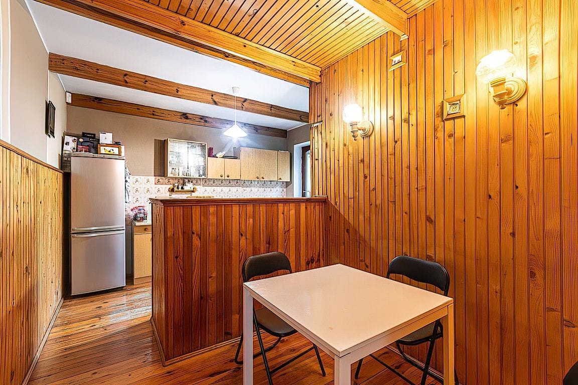 Dom 8 pokojowe na Sprzedaż