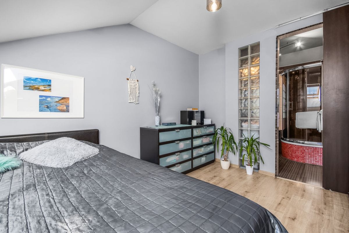 Mieszkanie 4 pokojowe na Sprzedaż