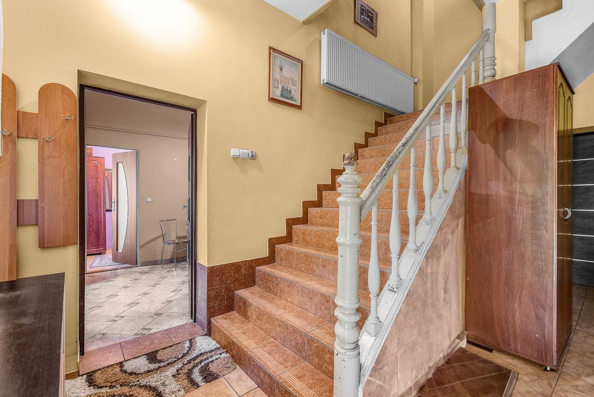 Dom 4 pokojowe na Sprzedaż