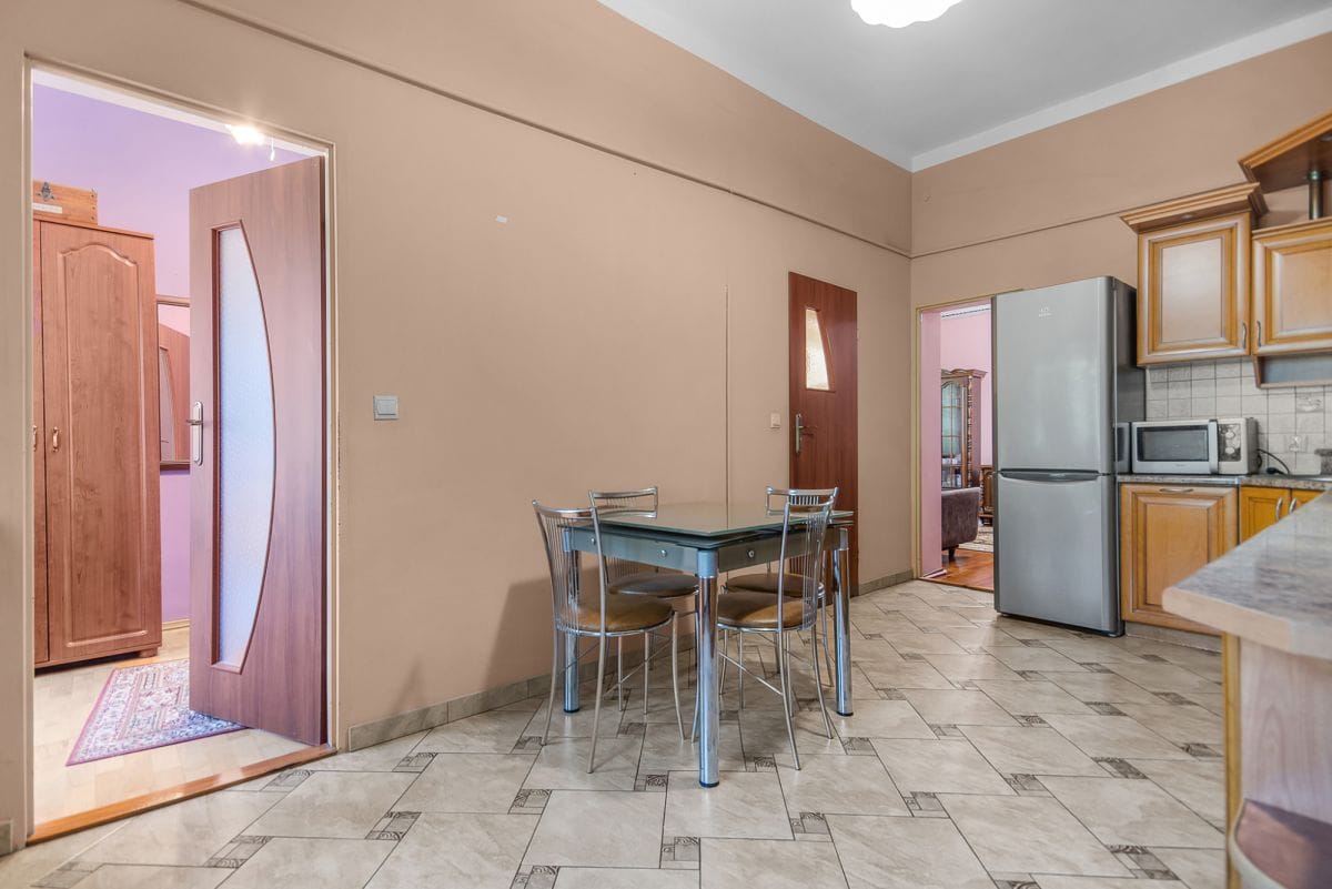 Dom 4 pokojowe na Sprzedaż