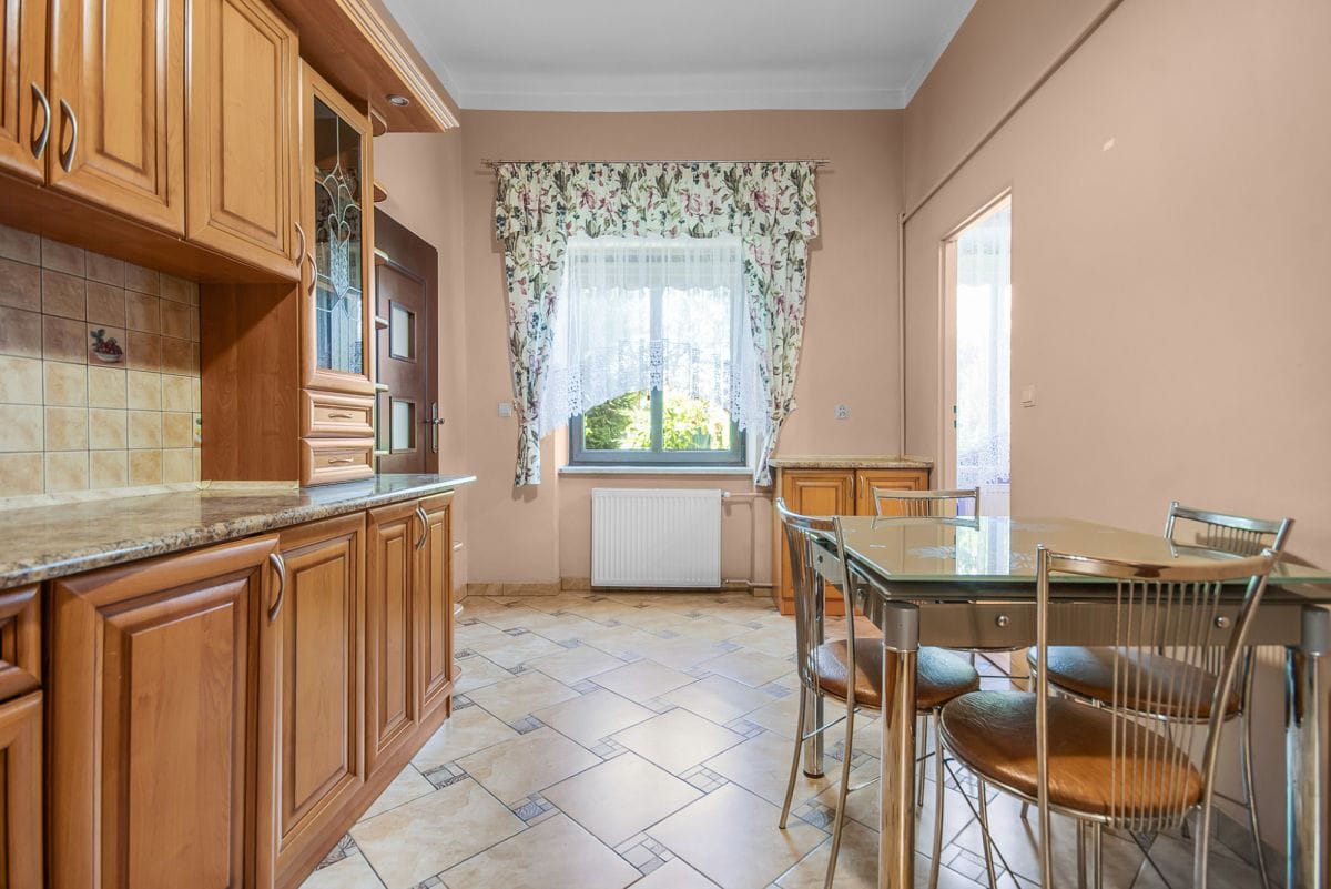 Dom 4 pokojowe na Sprzedaż