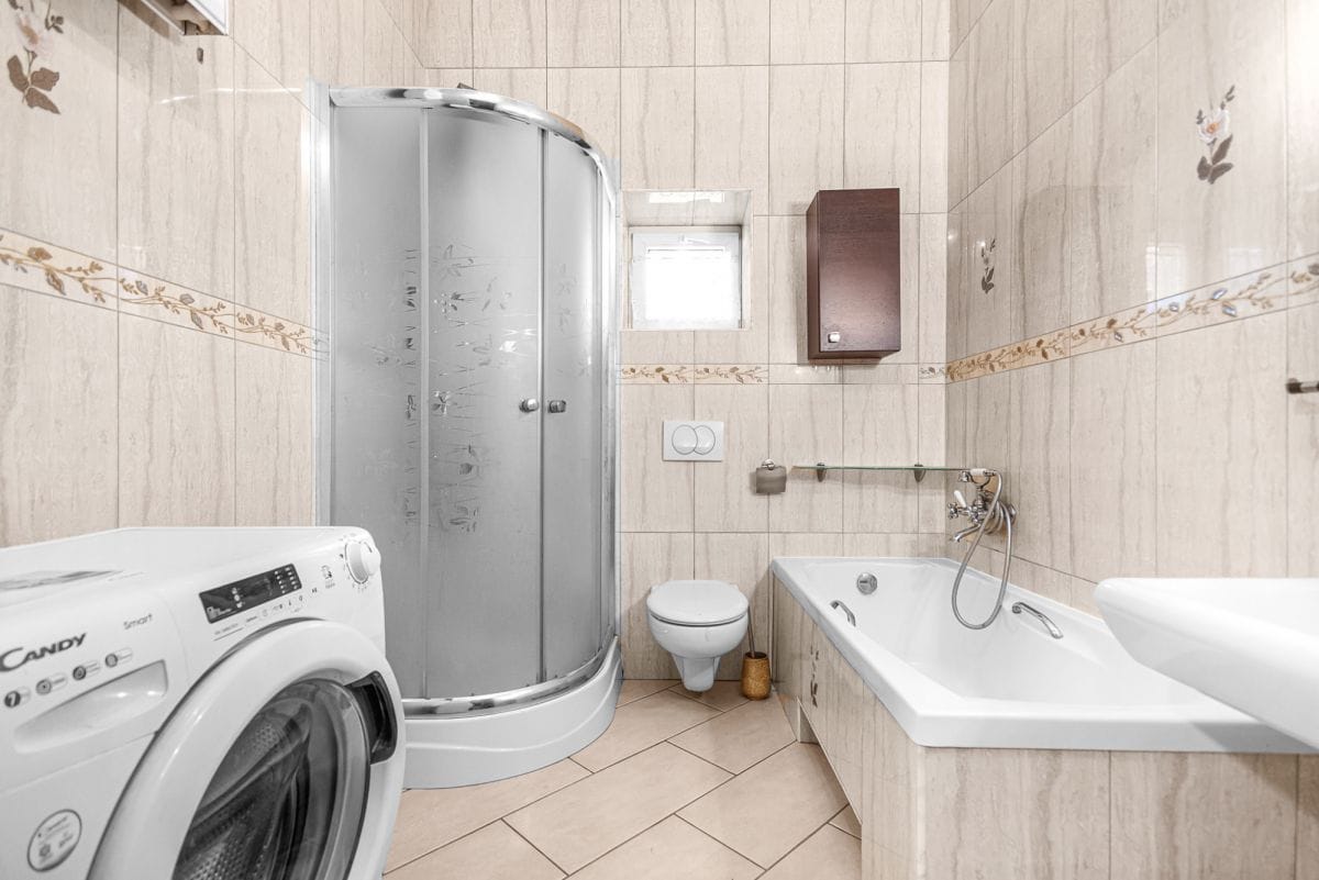 Dom 4 pokojowe na Sprzedaż