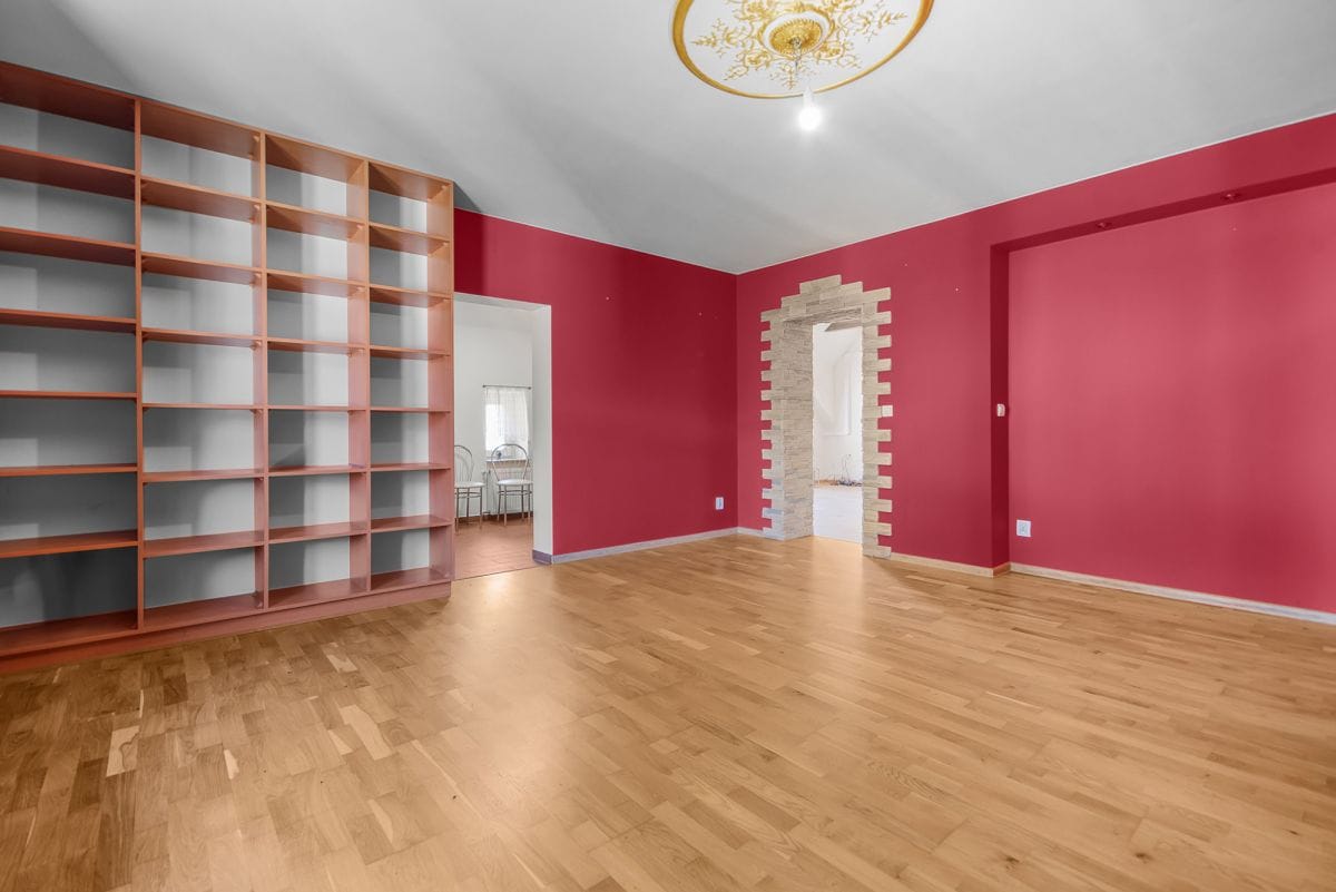 Dom 4 pokojowe na Sprzedaż