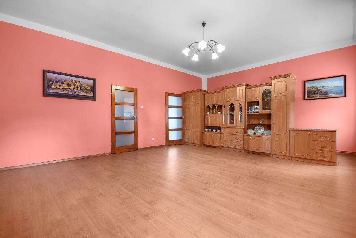 Dom 4 pokojowe na Sprzedaż