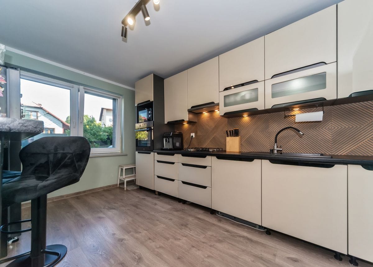 Dom 7 pokojowe na Sprzedaż