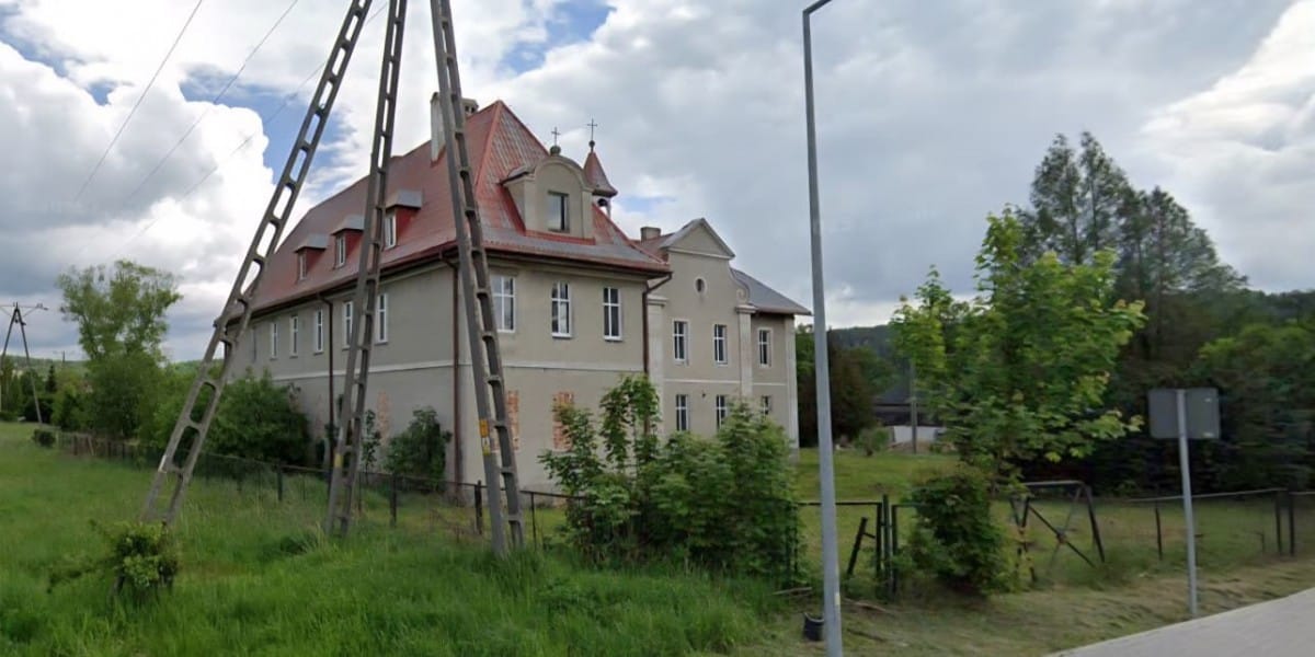 Lokal użytkowy  pokojowe na Sprzedaż