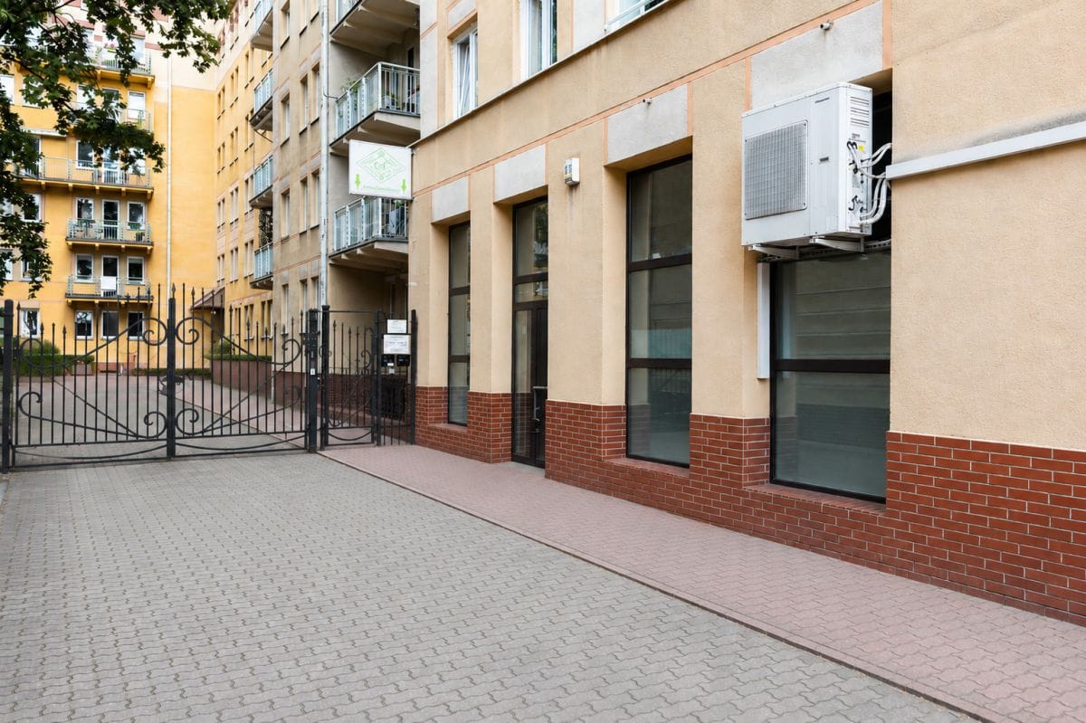 Lokal użytkowy  pokojowe na Sprzedaż