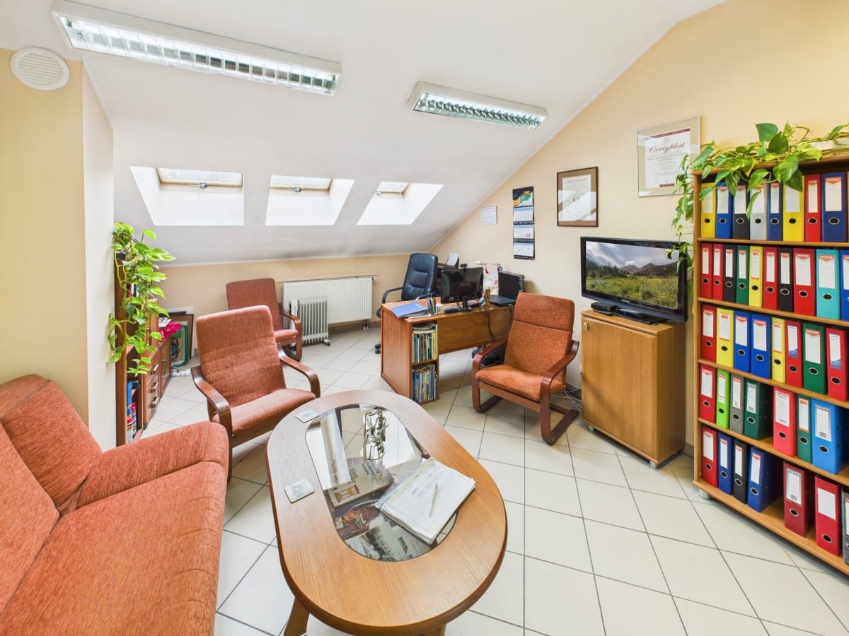 Lokal użytkowy  pokojowe na Sprzedaż