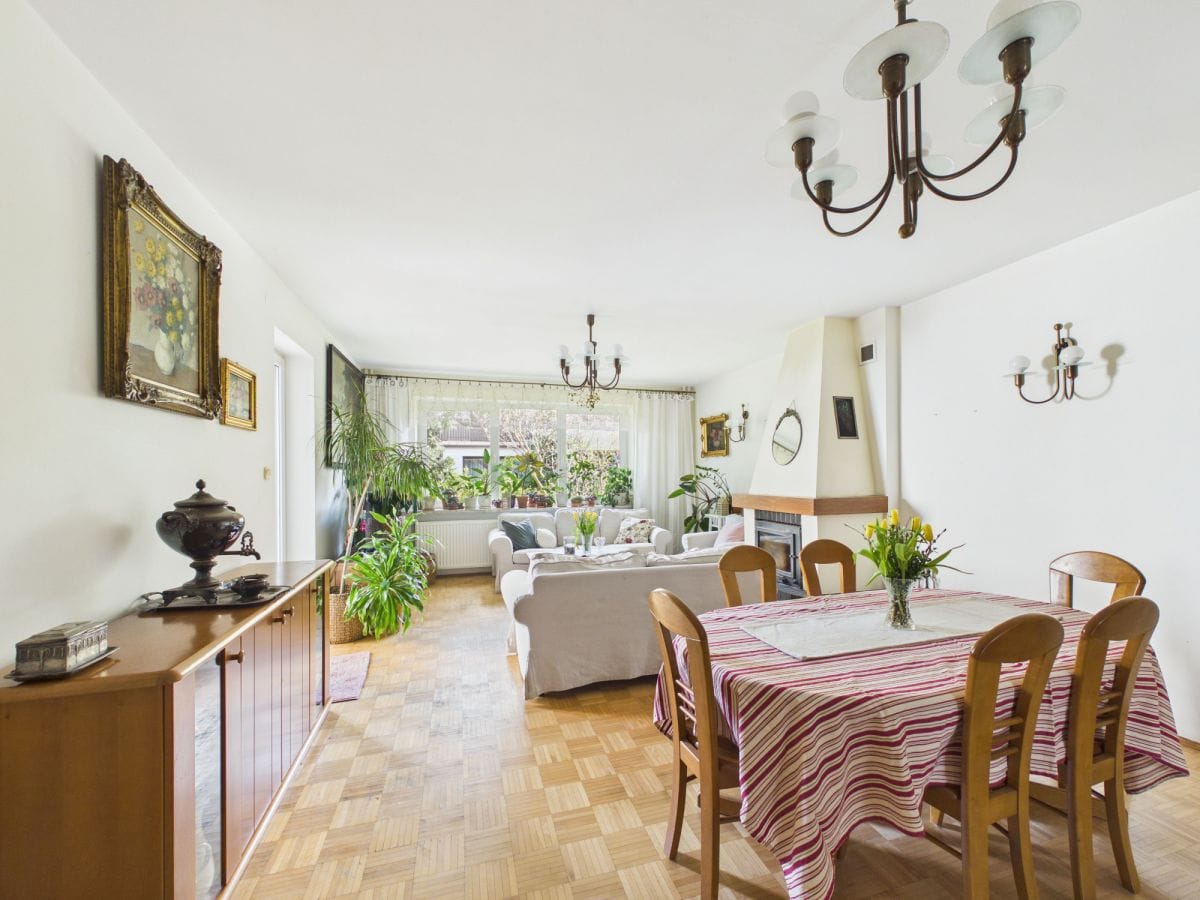 Dom 10 pokojowe na Sprzedaż