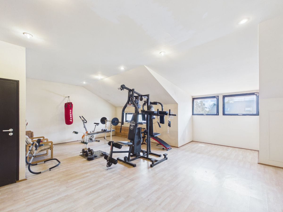 Dom 10 pokojowe na Sprzedaż