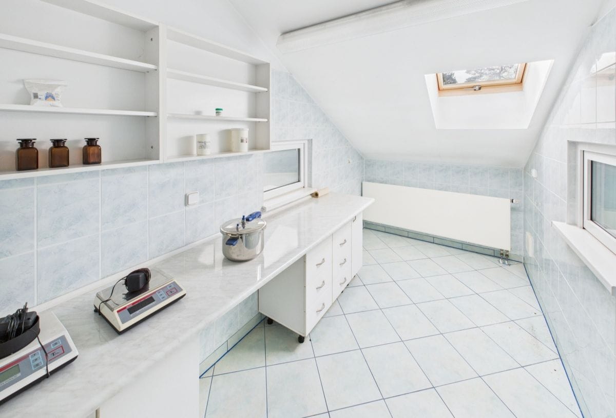 Lokal użytkowy  pokojowe na Sprzedaż