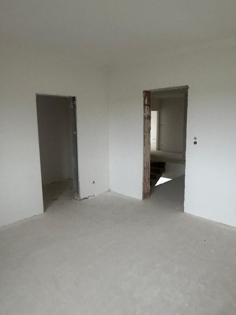 Dom 8 pokojowe na Sprzedaż